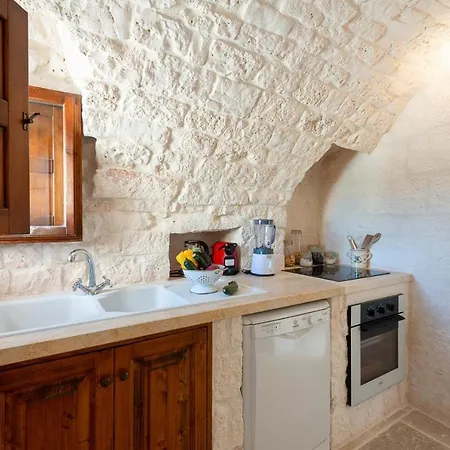 Вилла Helloapulia Trulli Andel Остуни